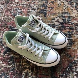 Rare find Converse - Mint Green color - Women sz 9